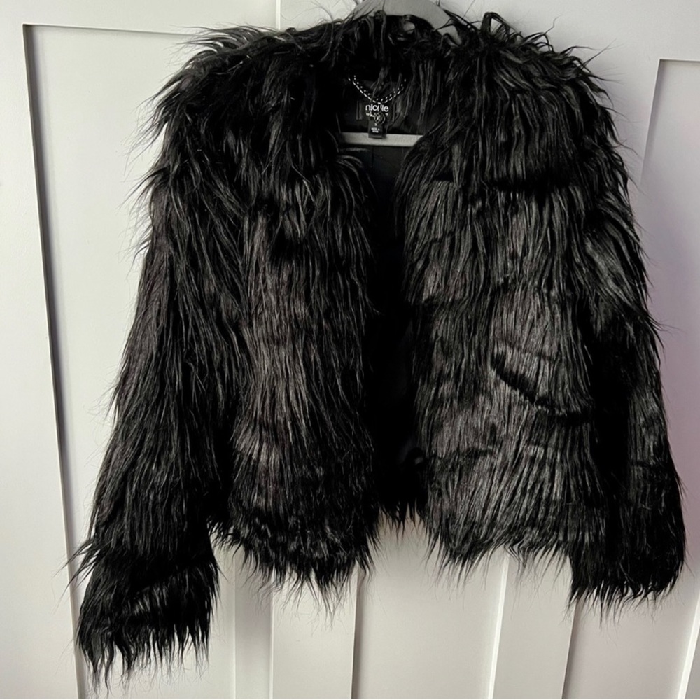 Black Lined Faux Fur Jacket Nicole by Nicole Miller Size Small - Picture 4 of 9